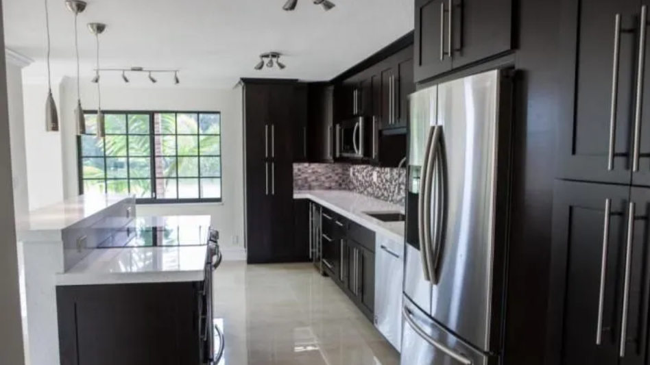 250 East Royal Palm Rd, Apt #2A Boca Raton, FL 33432