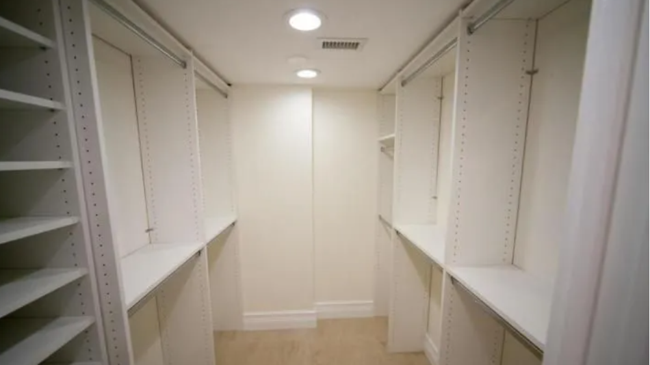 250 East Royal Palm Rd, Apt #2A Boca Raton, FL 33432