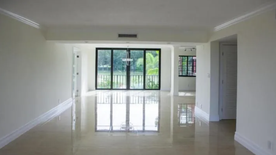 250 East Royal Palm Rd, Apt #2A Boca Raton, FL 33432